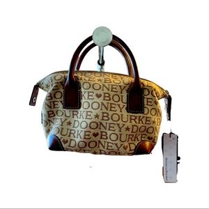 BRAND NEW with tags. Creamy tan/brown Dooney & Bourke handbag.